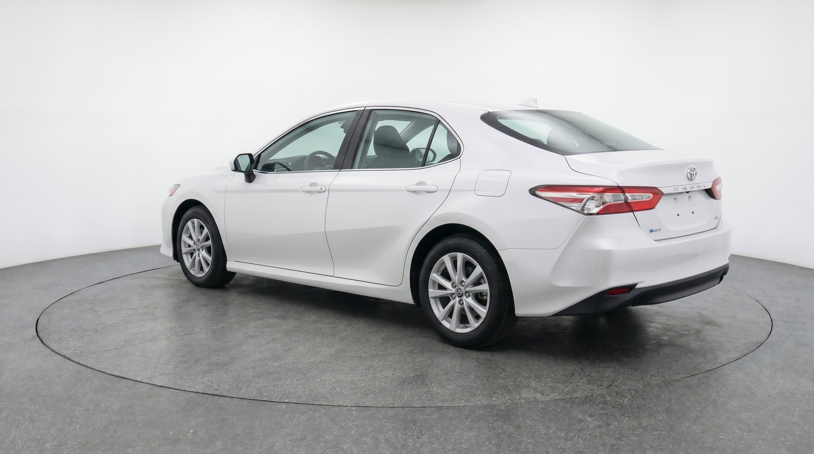 Used 2025 Toyota Camry LE FWD image 6
