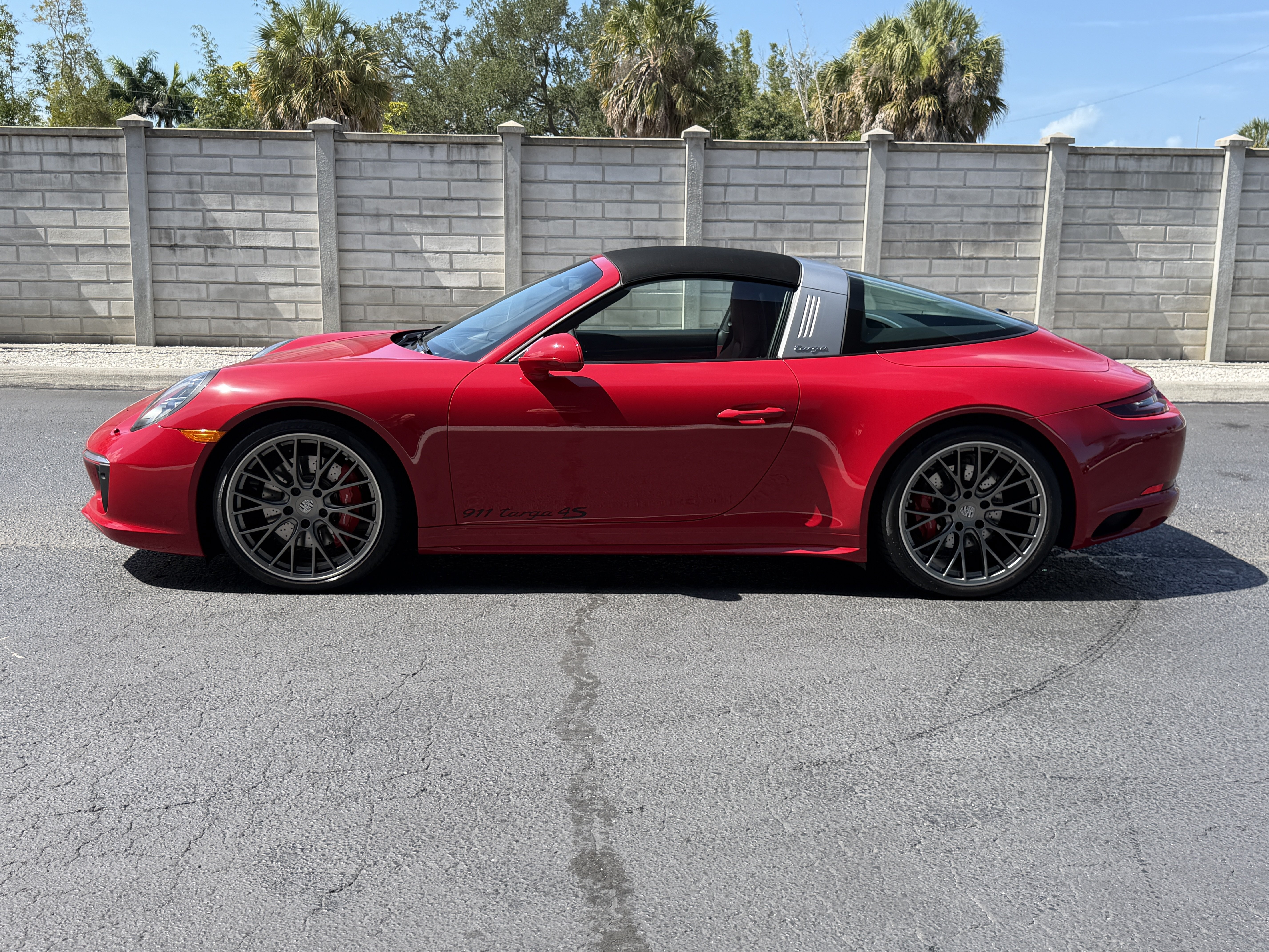 Certified 2017 Porsche 911 Targa 4S AWD/4WD image 2