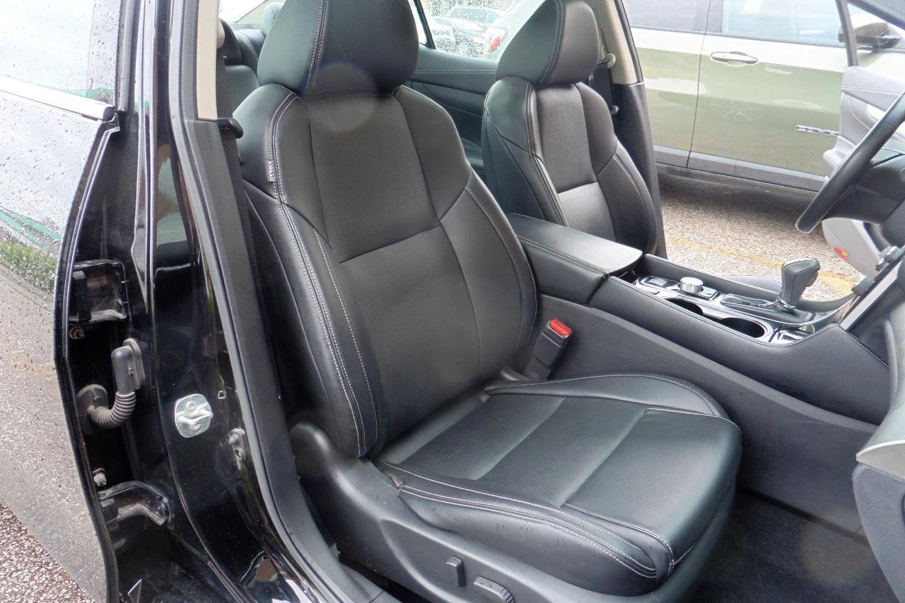 Used 2023 Nissan Maxima SL FWD image 16
