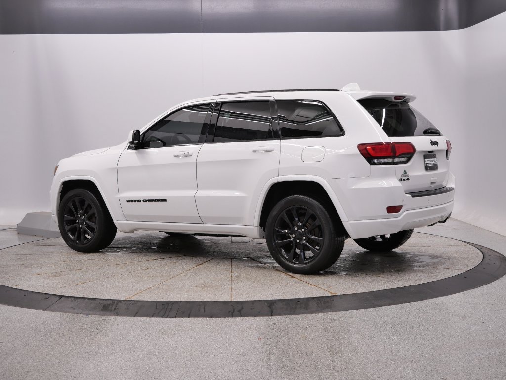 Certified 2018 Jeep Grand Cherokee Altitude AWD/4WD image 3