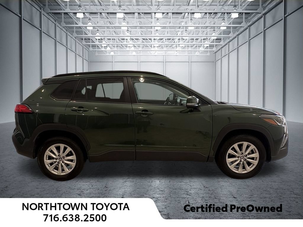 Used 2022 Toyota Corolla Cross LE w/ Moonroof Package AWD/4WD image 7