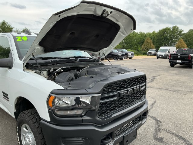 Used 2024 RAM 3500 Tradesman w/ Snow Chief Group AWD/4WD image 10