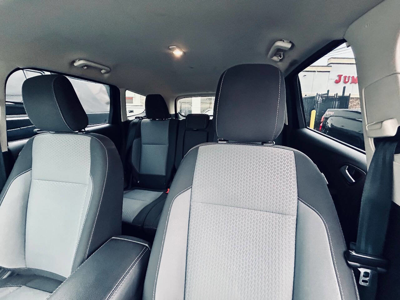 Used 2018 Ford Escape SE image 12