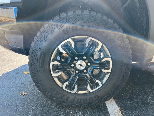 Used 2024 Chevrolet Silverado 1500 ZR2 w/ Technology Package image 46