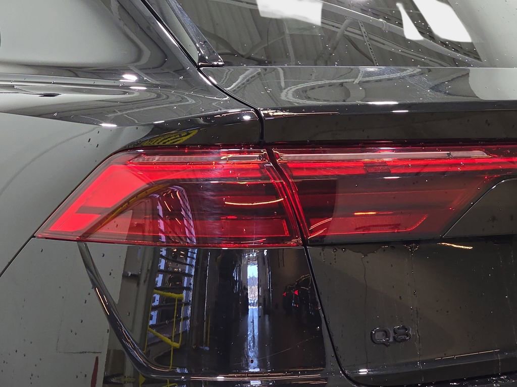 Used 2025 Audi Q8 Prestige w/ Prestige Package image 34