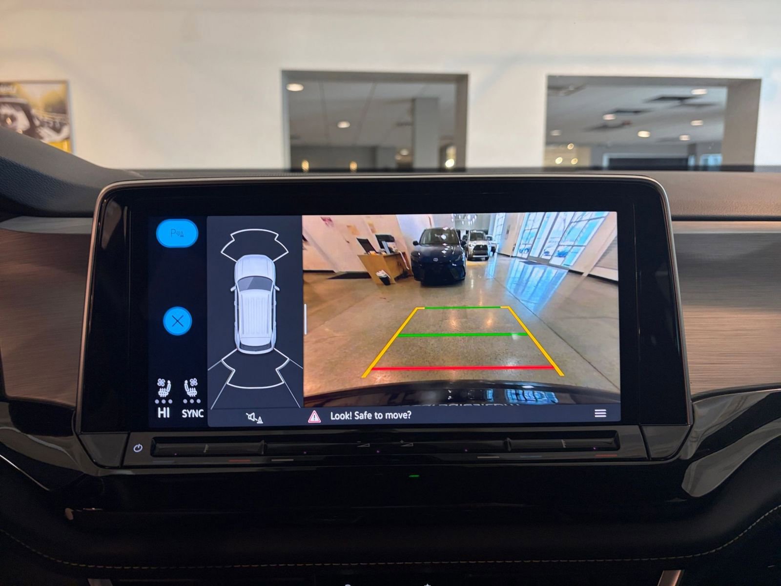 Used 2025 Volkswagen Atlas Cross Sport SE image 18