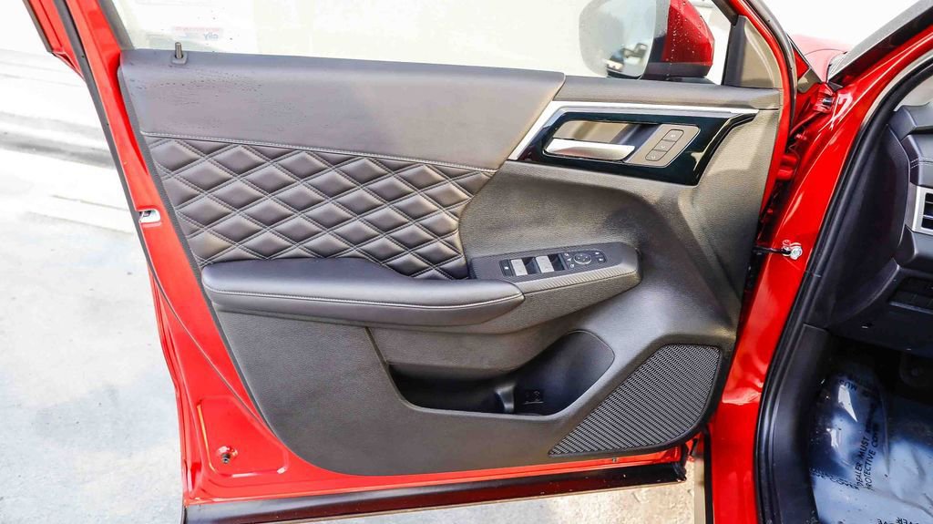 Used 2024 Mitsubishi Outlander SEL FWD image 25