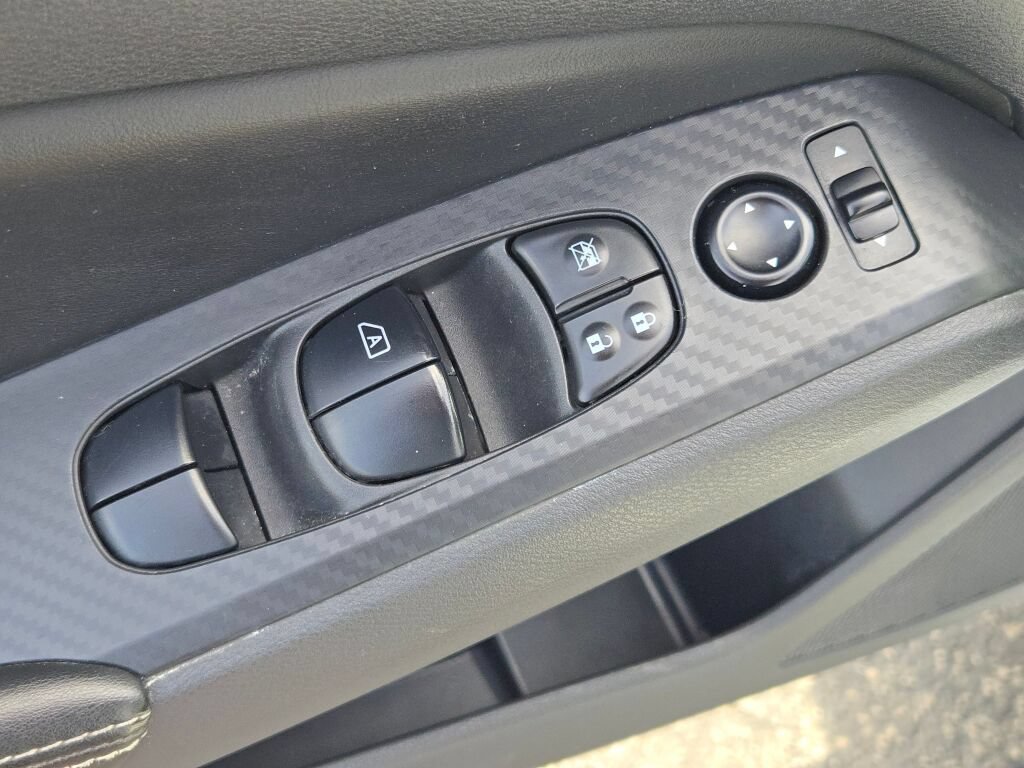 Used 2025 Nissan Altima 2.5 SV FWD image 23