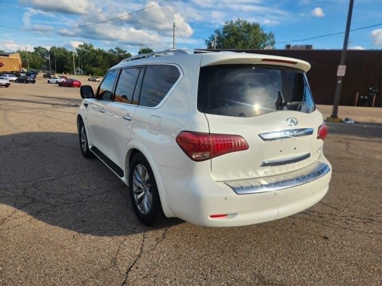 Used 2017 INFINITI QX80 4WD image 6