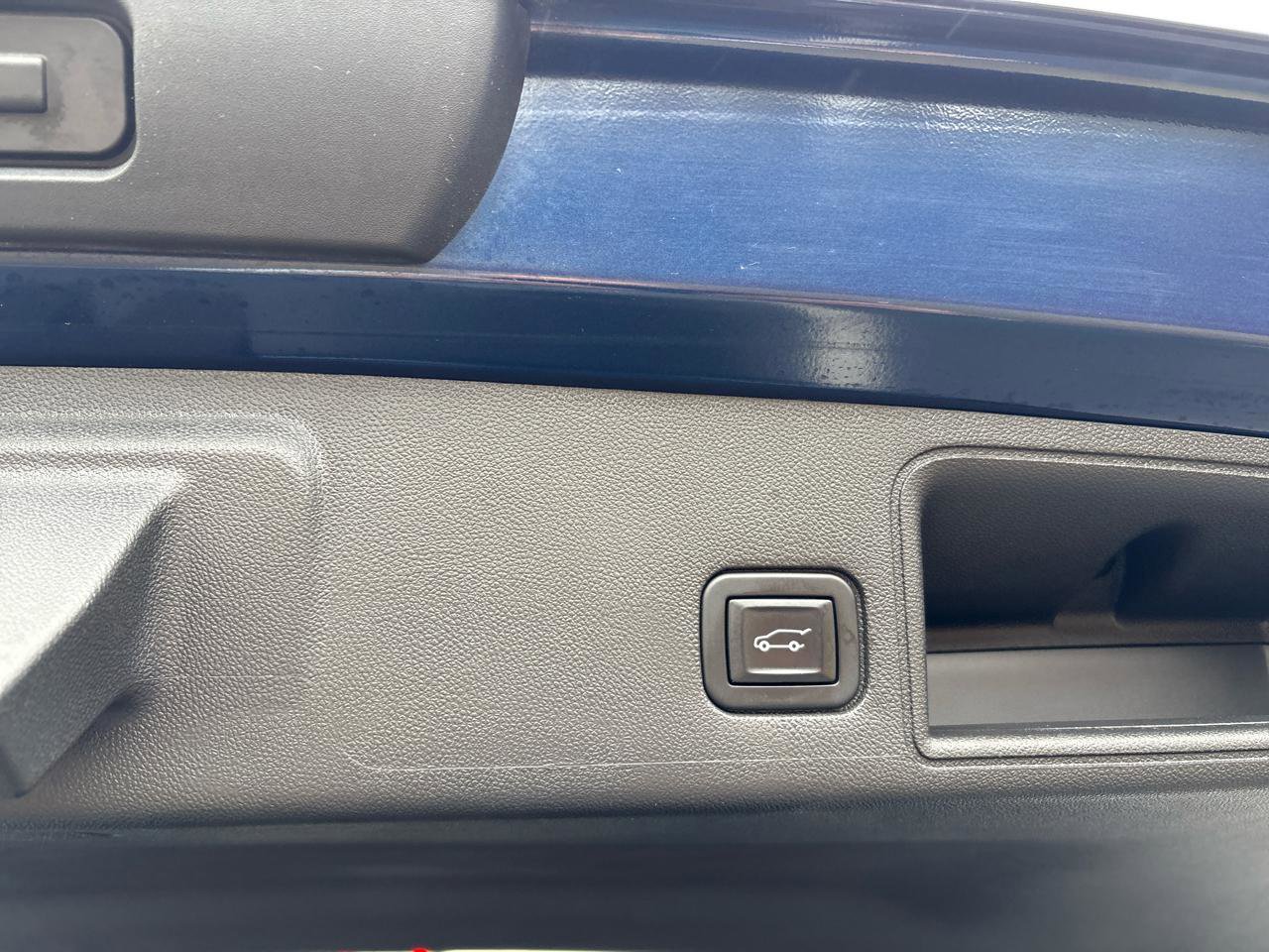 Used 2022 GMC Terrain SLE image 29