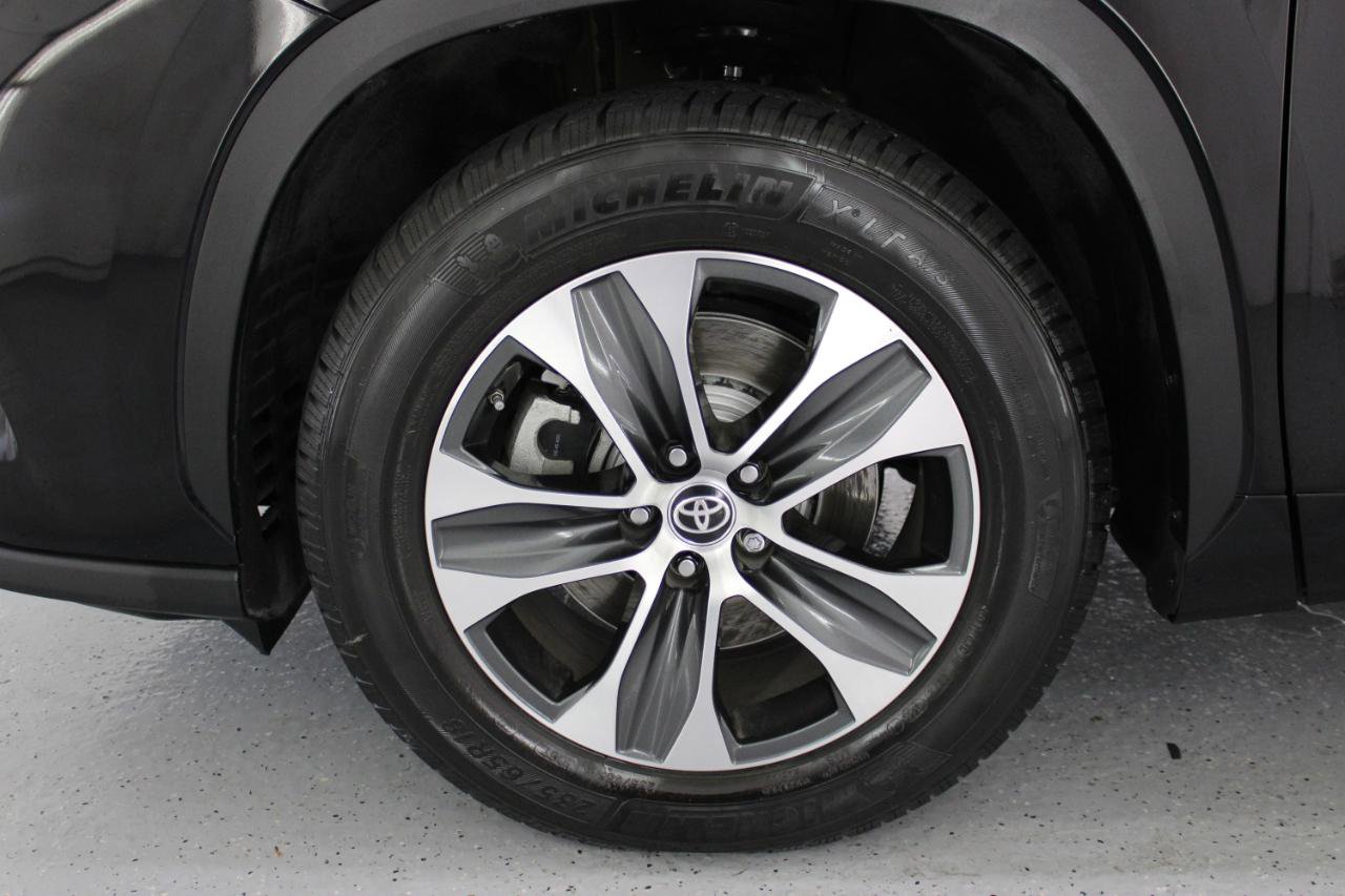 Used 2021 Toyota Highlander XLE image 78