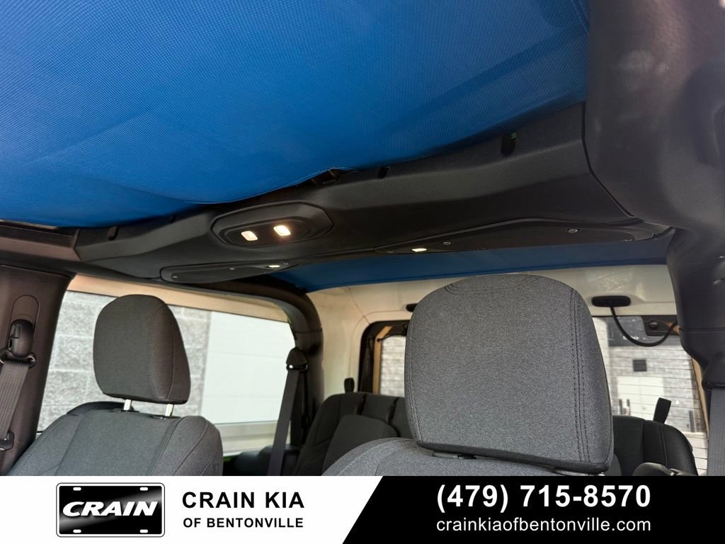 Used 2025 Jeep Wrangler Sport AWD/4WD image 21