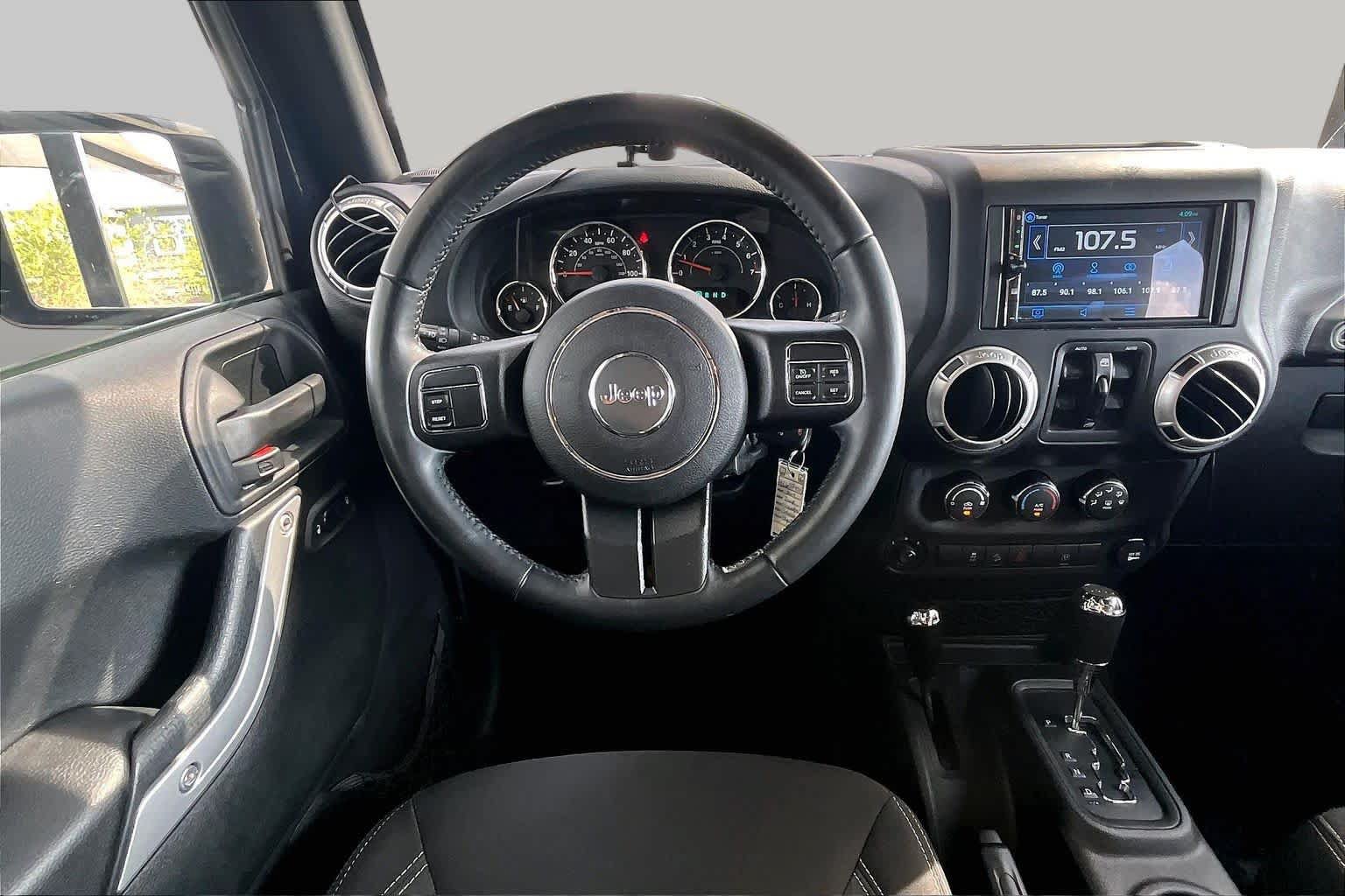 Used 2017 Jeep Wrangler Unlimited Sahara AWD/4WD image 6
