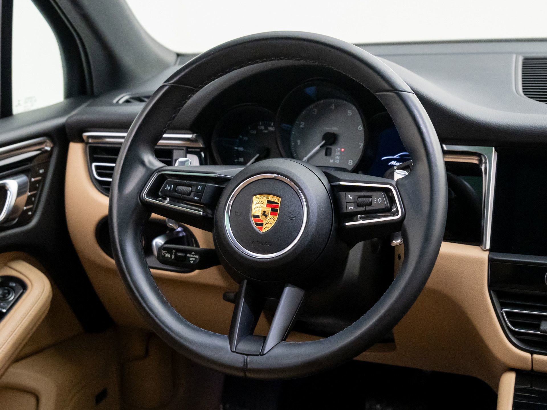 Certified 2023 Porsche Macan S image 12