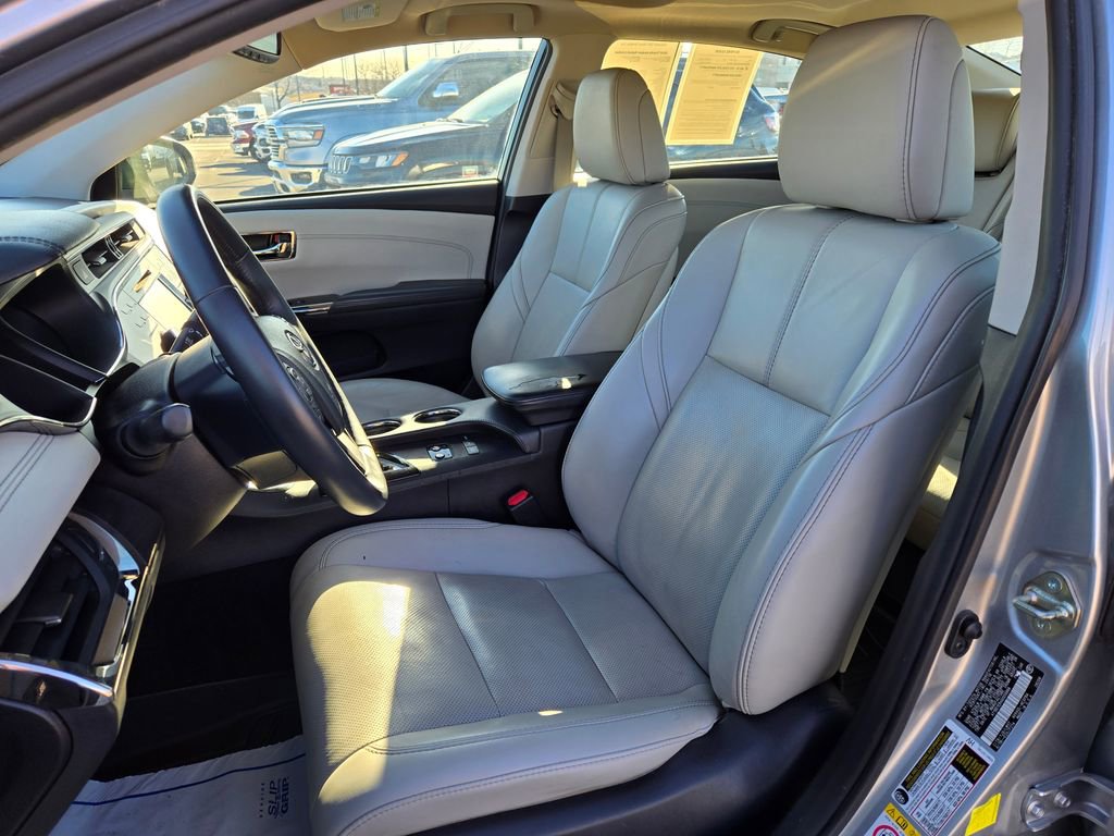 Used 2016 Toyota Avalon Limited image 14