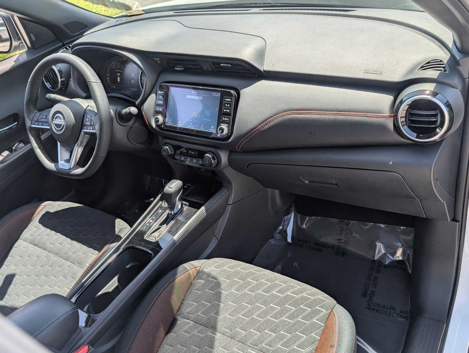 Certified 2023 Nissan Kicks SR FWD image 15