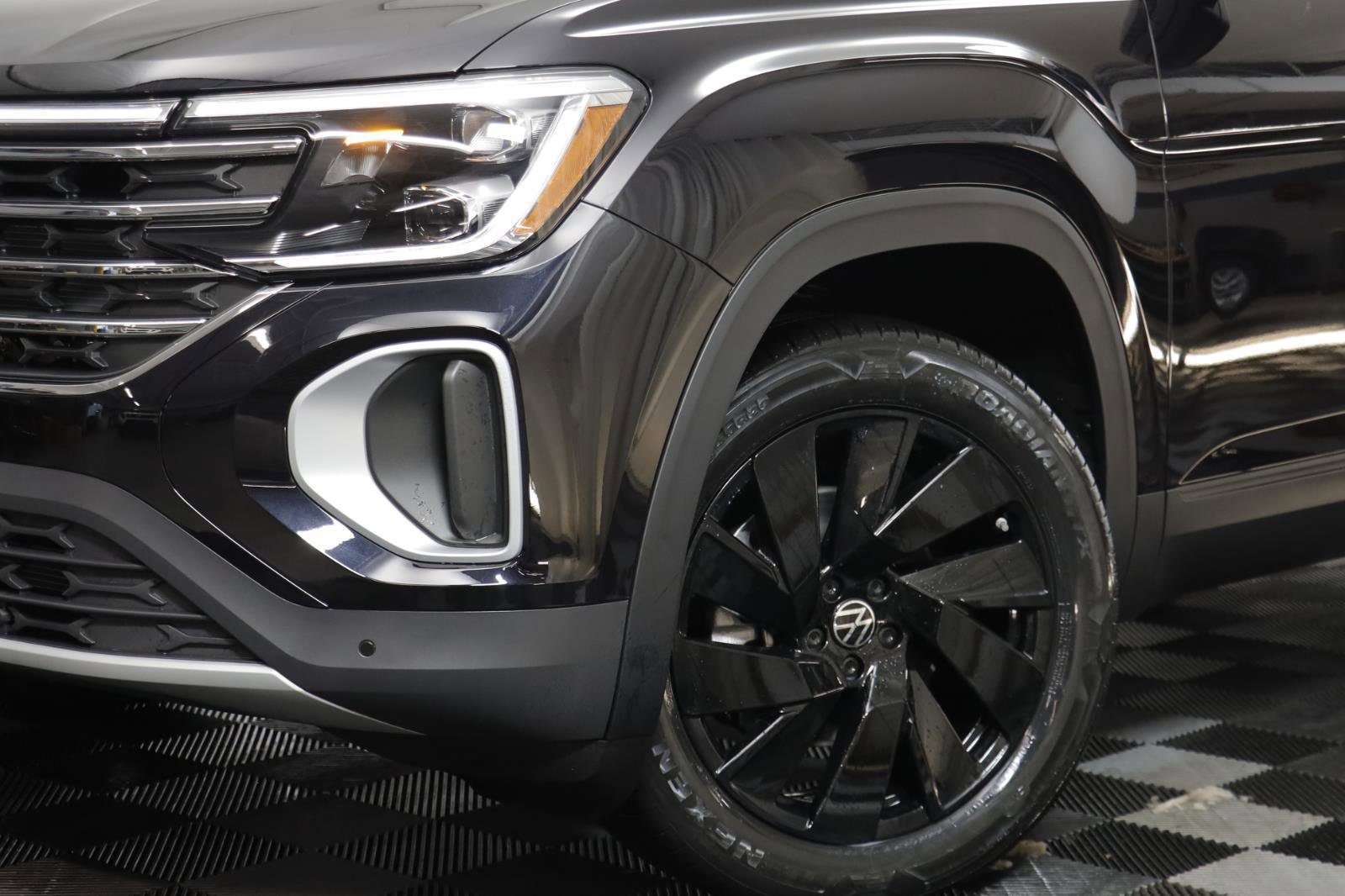 New 2026 Volkswagen Atlas SE image 3