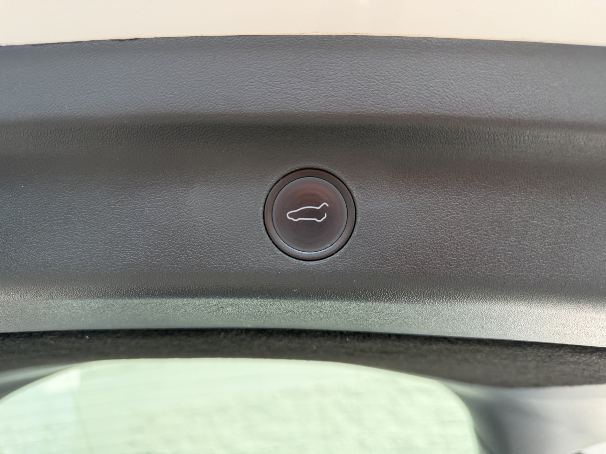 Used 2021 Tesla Model Y Long Range AWD/4WD image 25