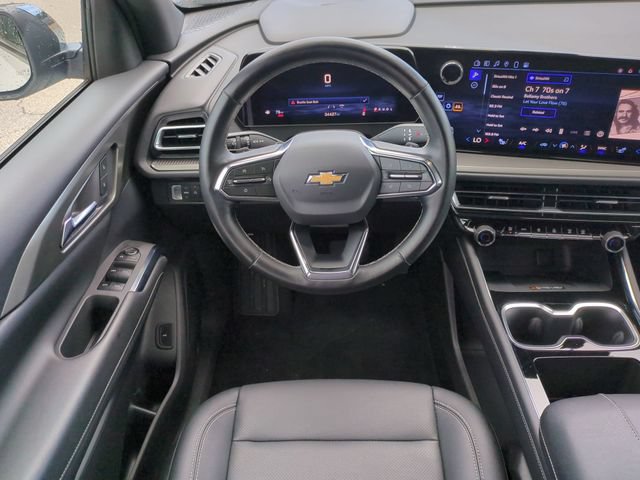 Used 2025 Chevrolet Traverse LT FWD image 19