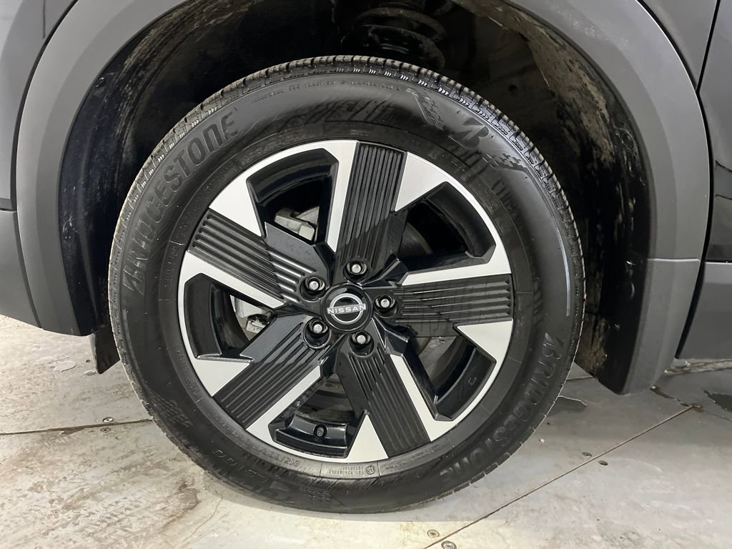 Used 2025 Nissan Kicks SV image 15