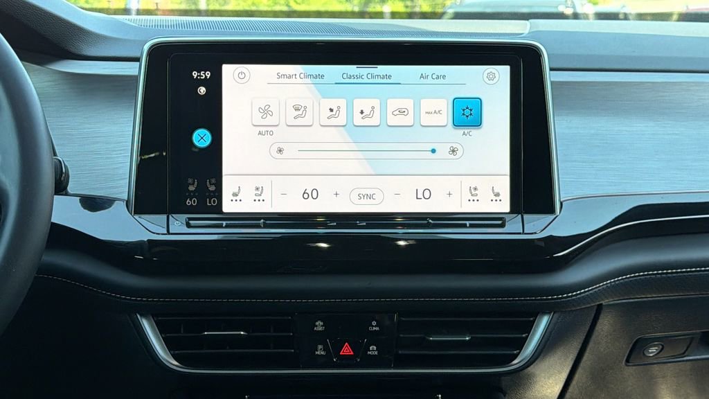 Certified 2025 Volkswagen Atlas Cross Sport SE AWD/4WD image 18