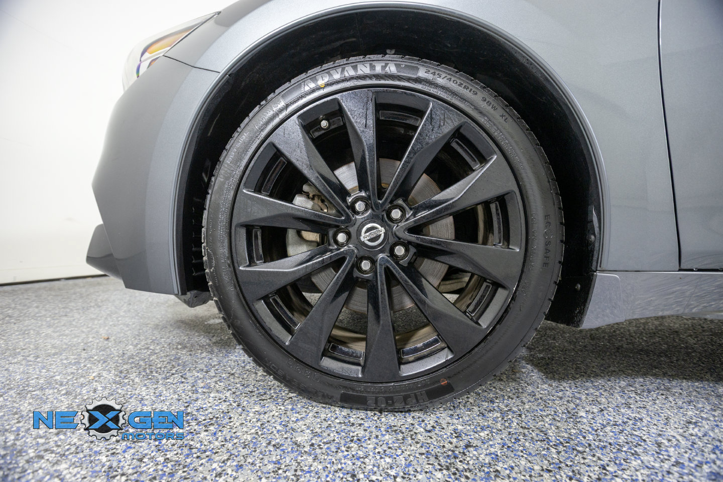 Used 2018 Nissan Maxima SR w/ Midnight Edition FWD image 48