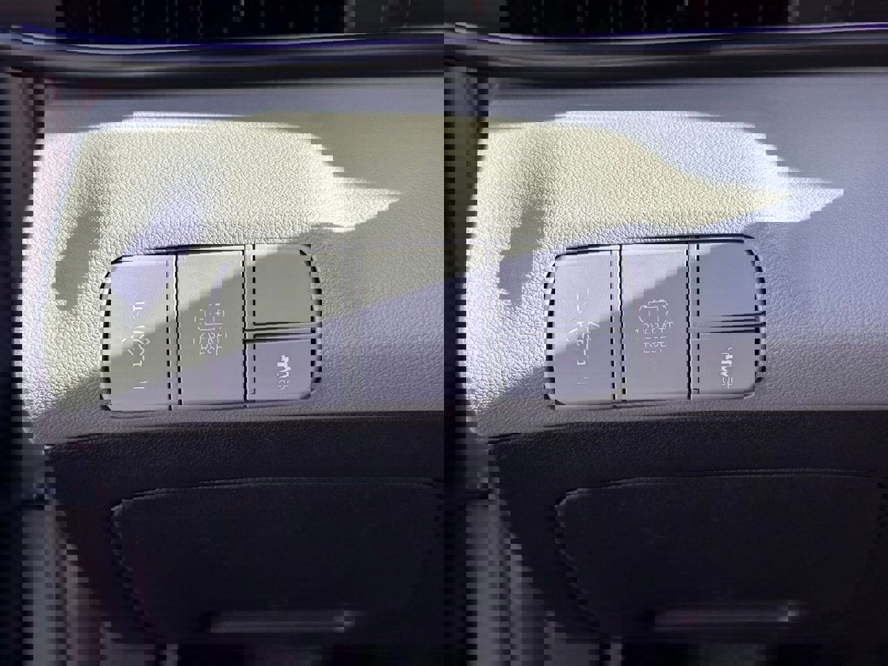 Certified 2024 Hyundai Elantra Limited image 29