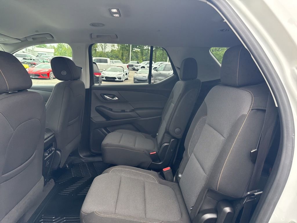 Used 2020 Chevrolet Traverse LT FWD image 12