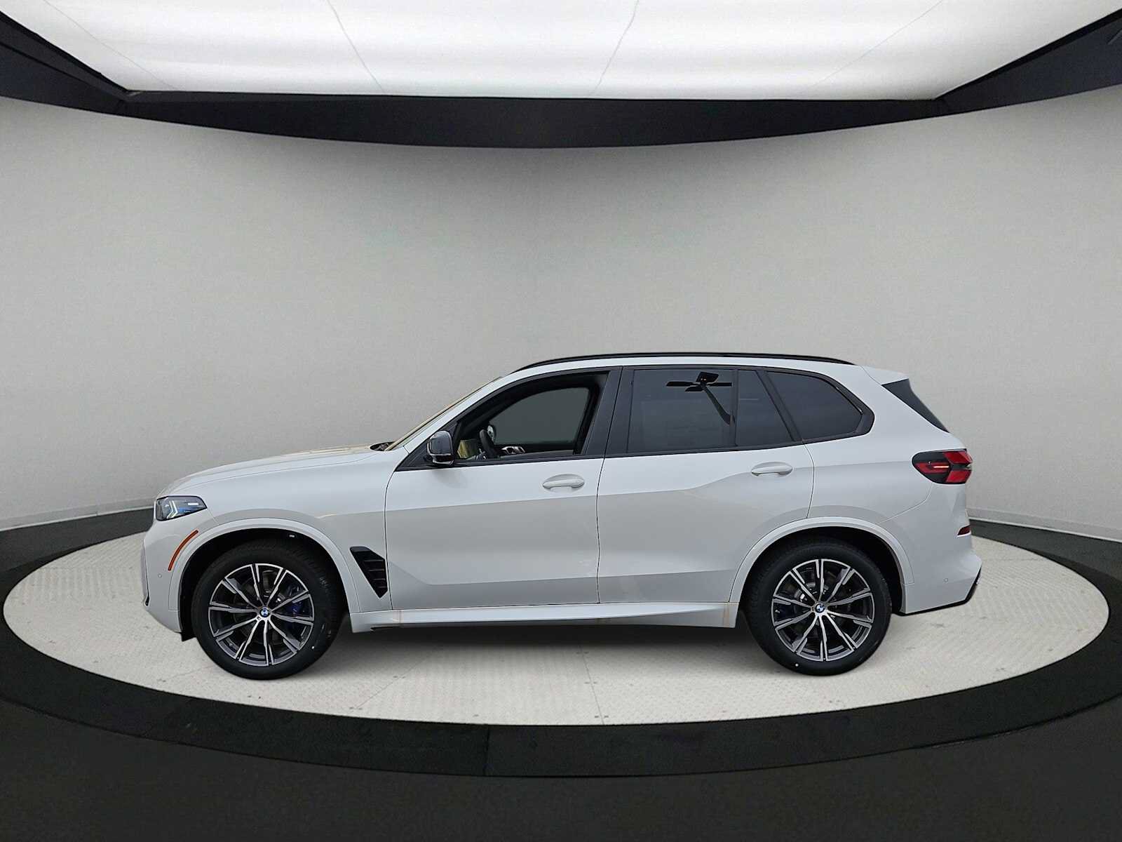 Used 2026 BMW X5 M60i AWD/4WD image 5