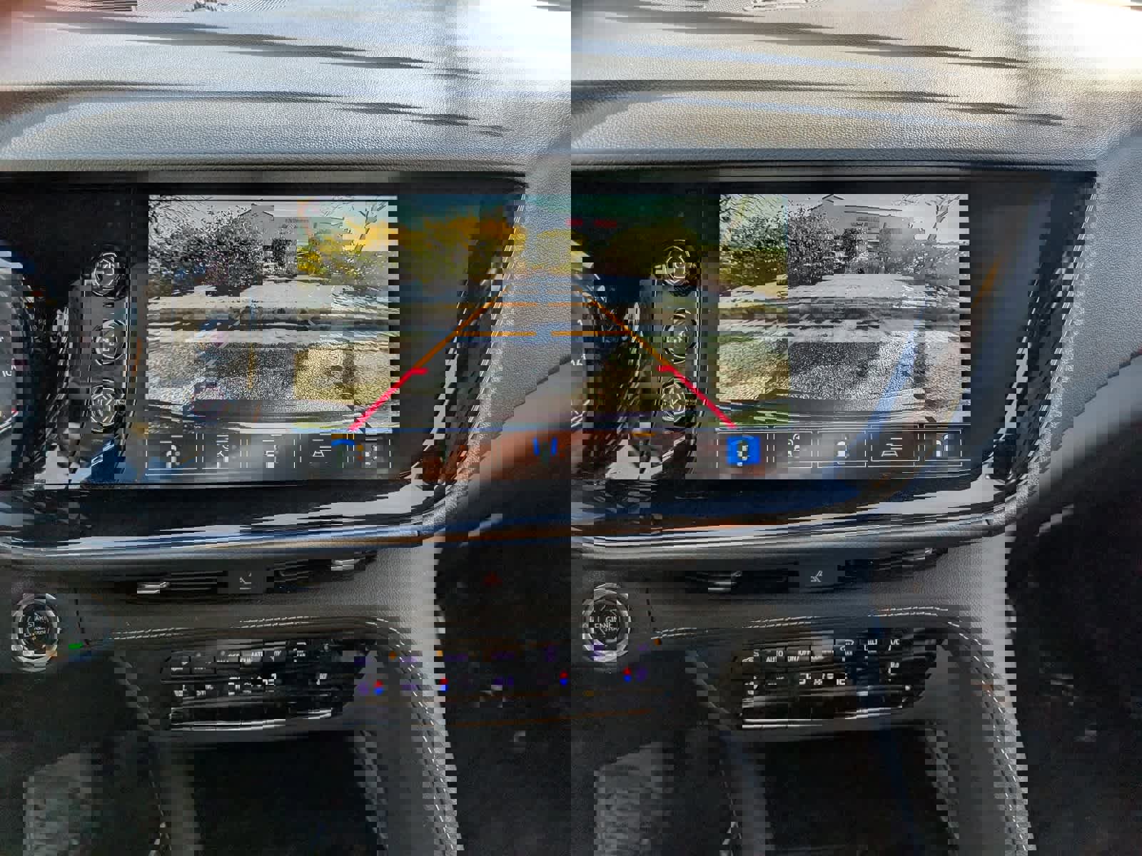 Certified 2022 Buick Envision Avenir w/ Technology Package II image 31