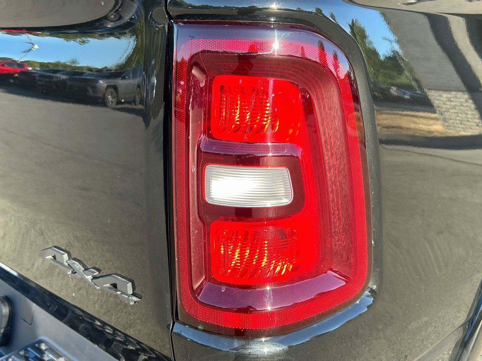 New 2026 RAM 1500 Laramie AWD/4WD image 12