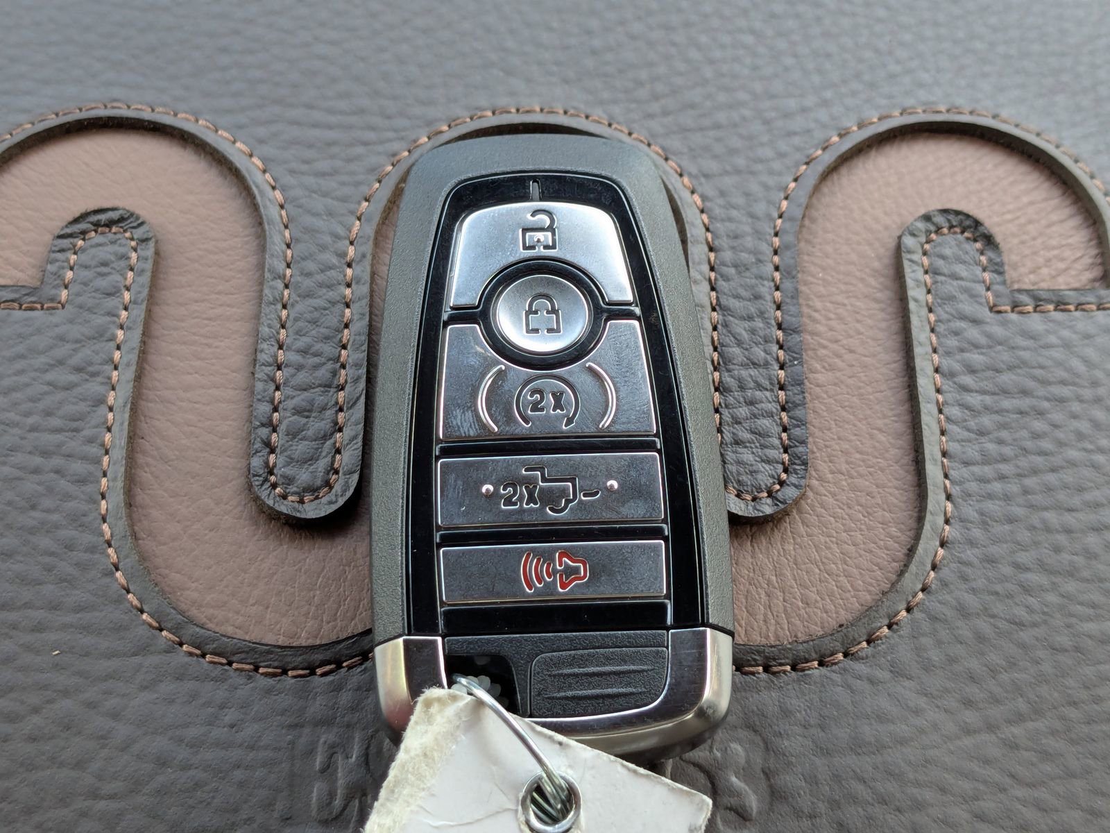 New 2025 Ford F350 King Ranch w/ Chrome Package image 32