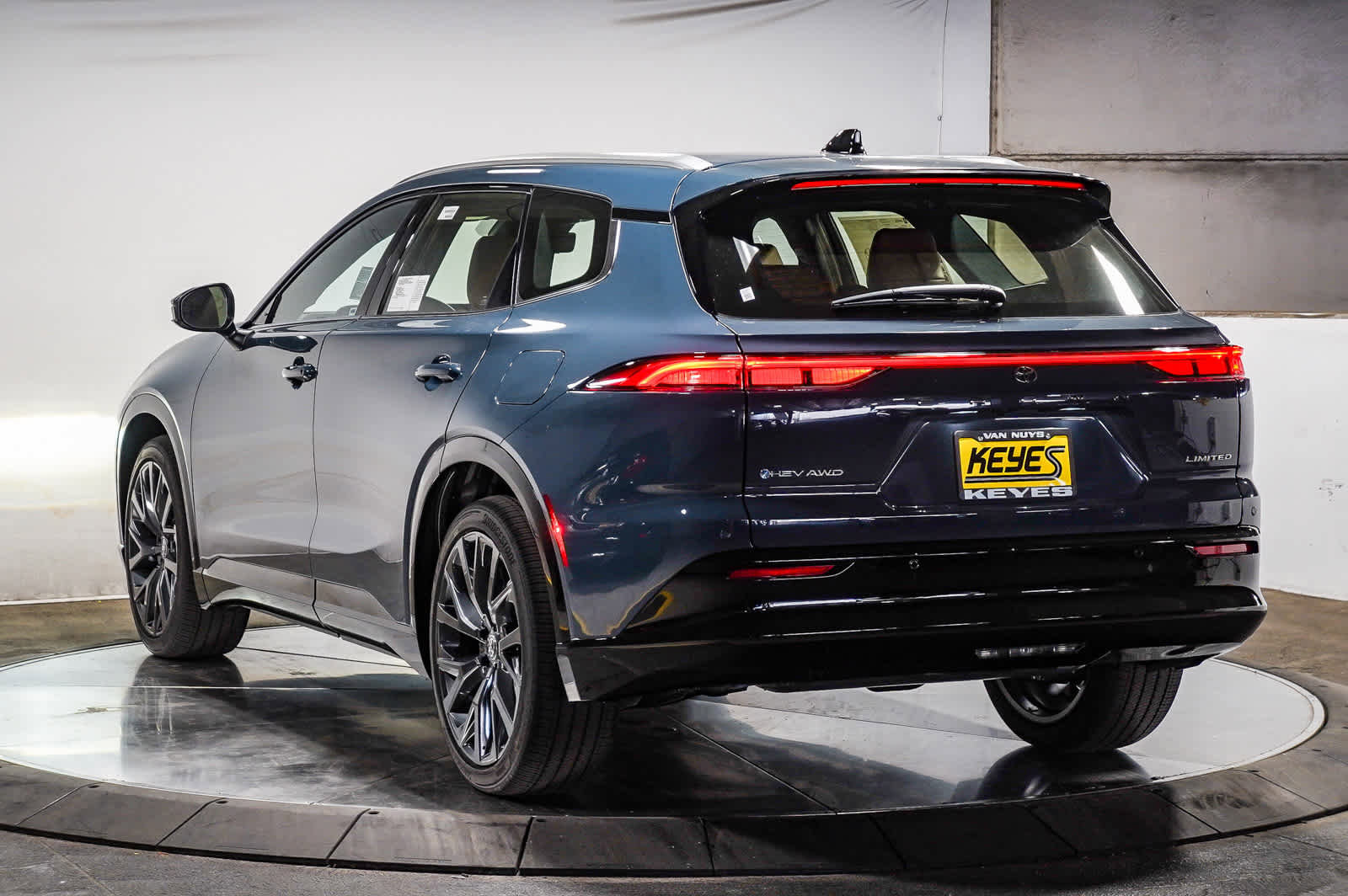 New 2025 Toyota Crown Signia image 6