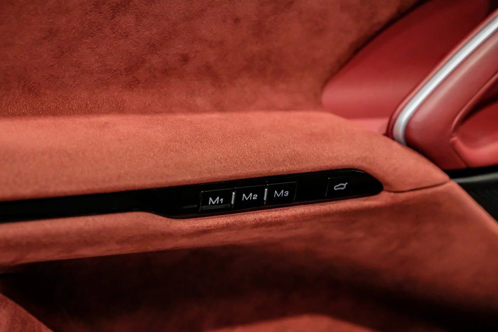 Used 2024 Ferrari Purosangue image 40