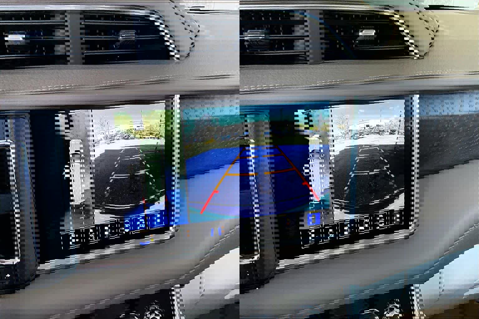 Used 2024 GMC Yukon Denali image 28