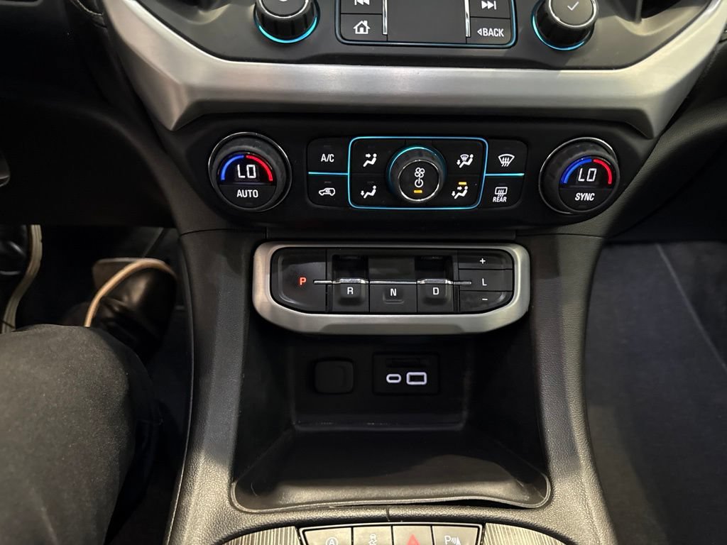 Used 2021 GMC Acadia SLT AWD/4WD image 30