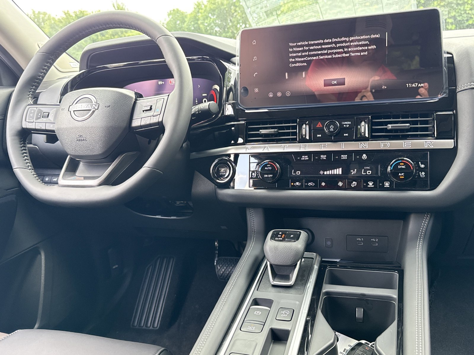 New 2026 Nissan Pathfinder Platinum FWD image 3