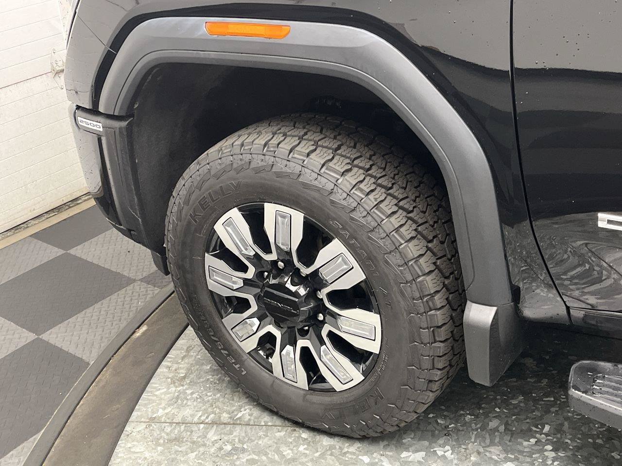 Certified 2025 GMC Sierra 2500 Denali w/ Denali Reserve Package AWD/4WD image 41