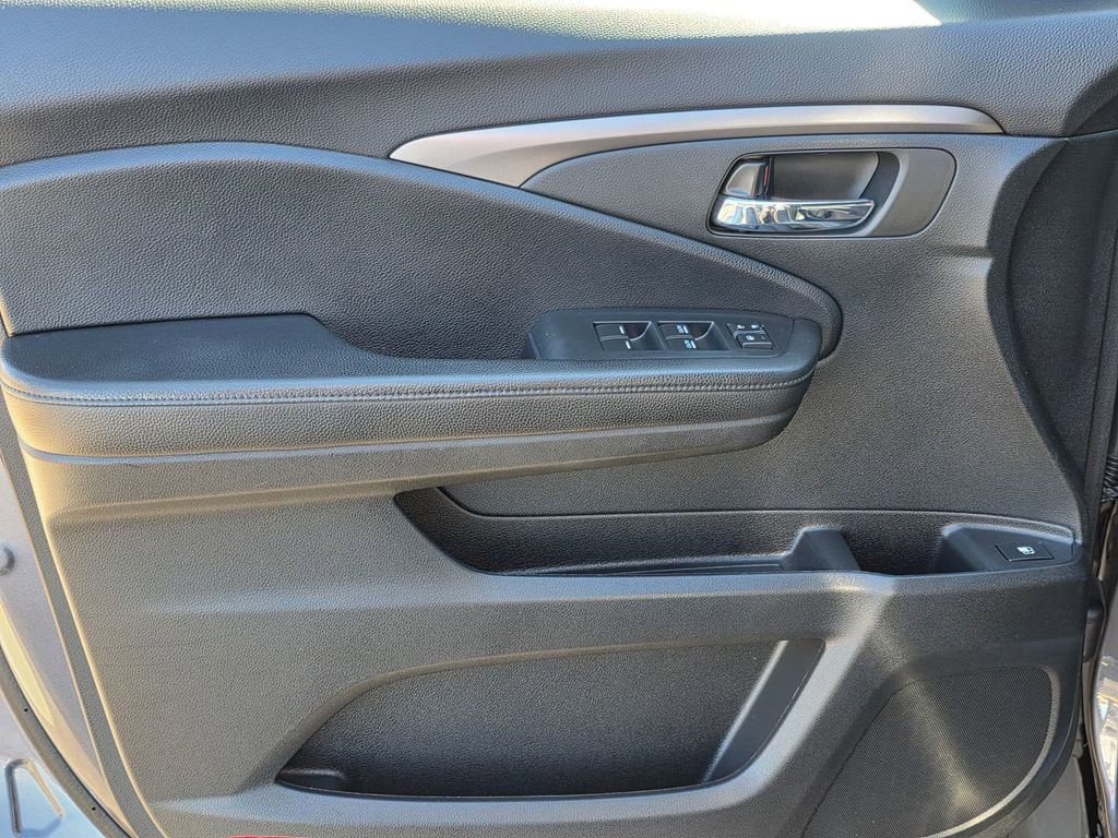 Used 2021 Honda Passport Sport image 12