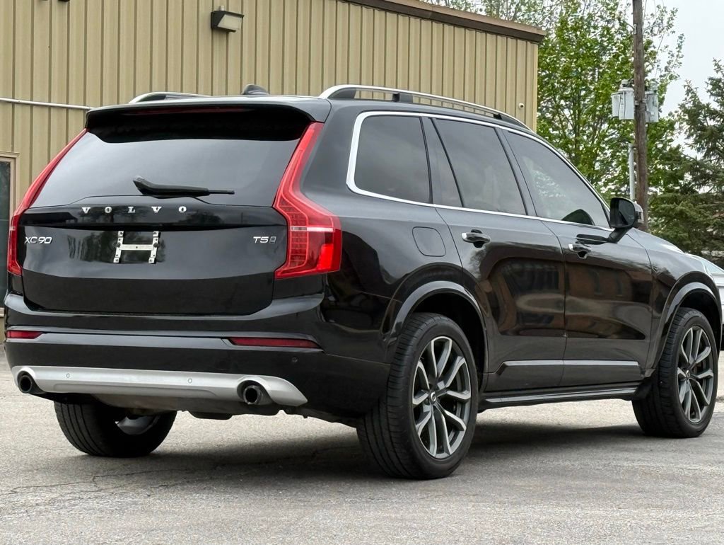 Used 2018 Volvo XC90 T5 Momentum w/ Convenience Package AWD/4WD image 5