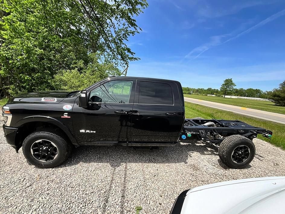 New 2026 RAM 3500 Big Horn w/ Laramie Trim Package AWD/4WD image 8
