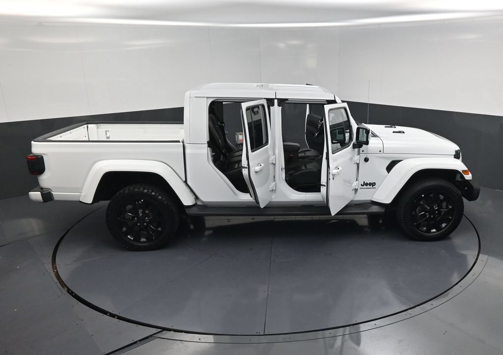 Used 2023 Jeep Gladiator Overland AWD/4WD image 23