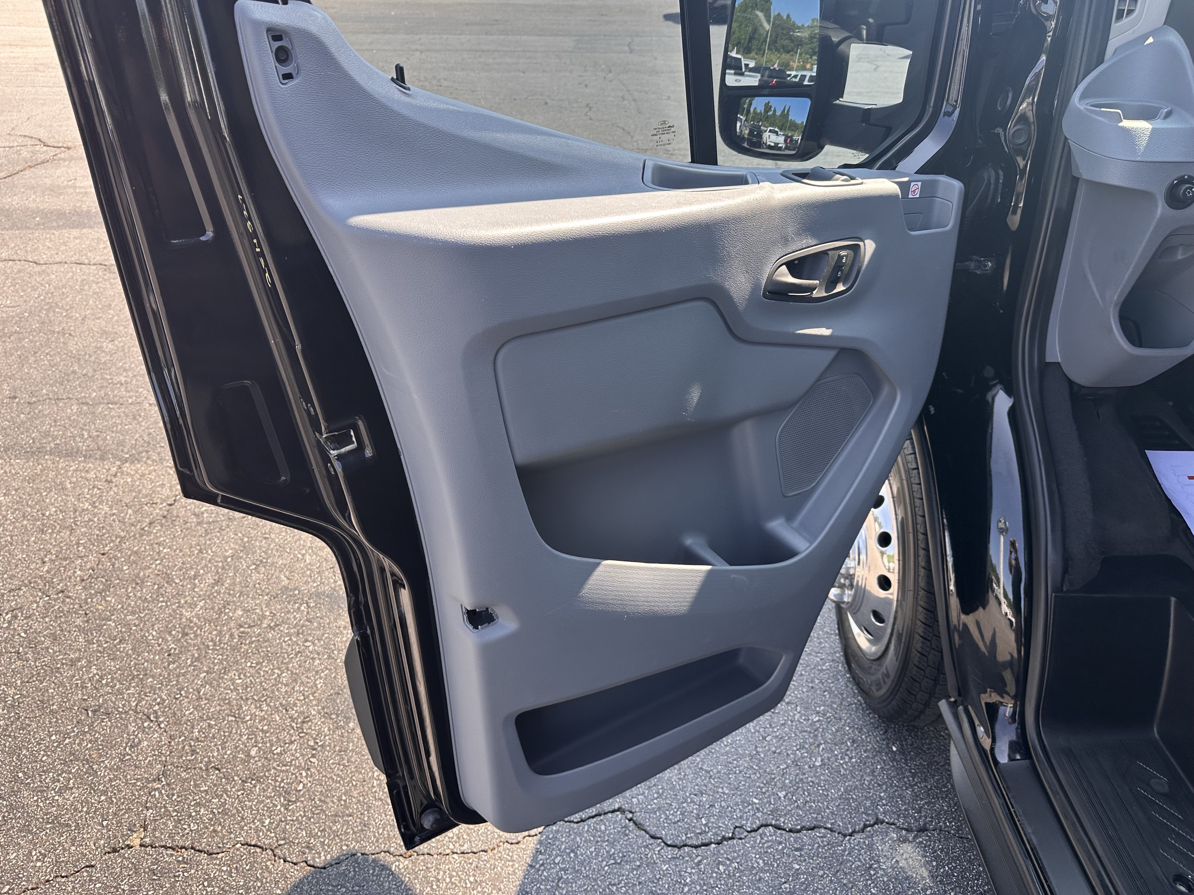 Certified 2019 Ford Transit 350 XLT RWD image 12