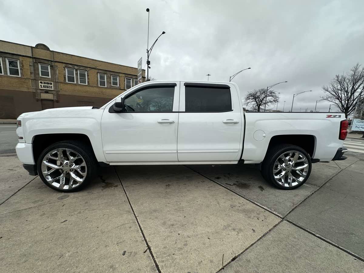 Used 2017 Chevrolet Silverado 1500 LT w/ All Star Edition image 8