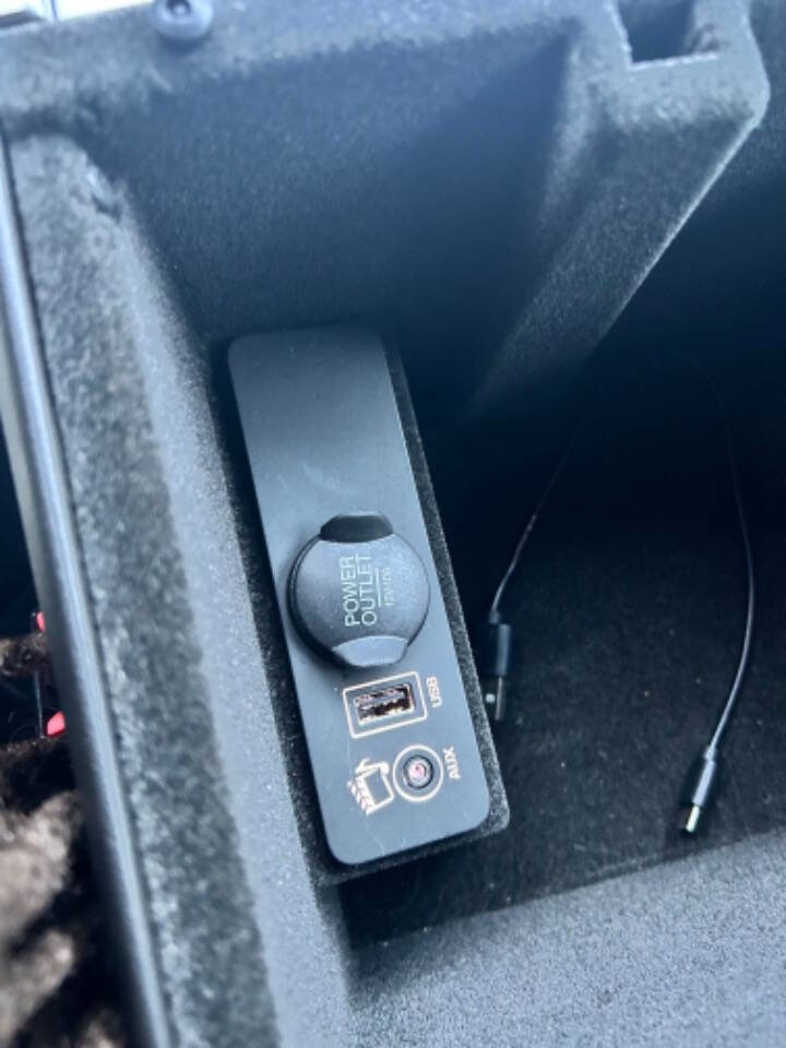 Used 2013 Jaguar XF 3.0 image 24