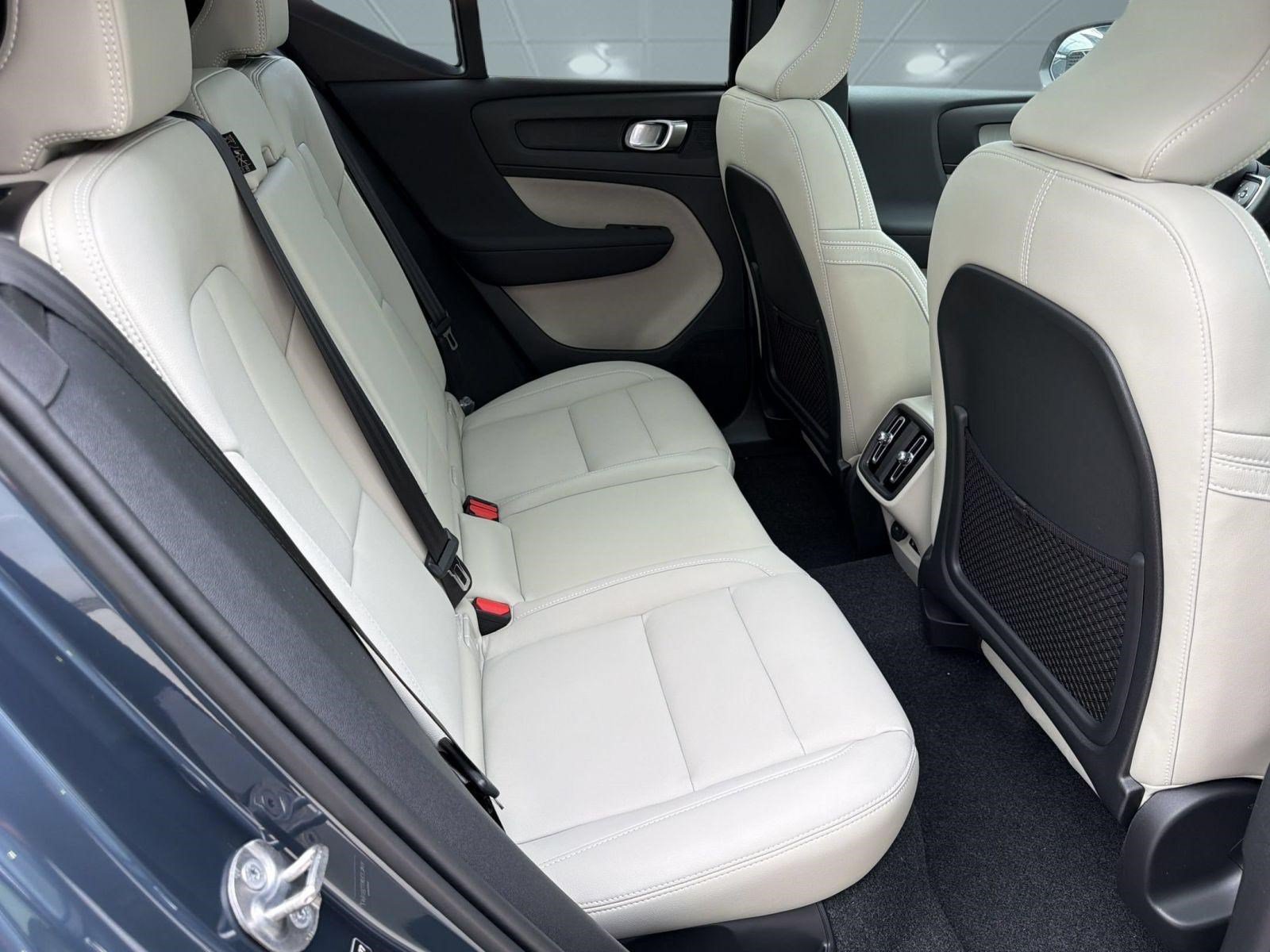 New 2026 Volvo XC40 B5 Ultra w/ Climate Package AWD/4WD image 30