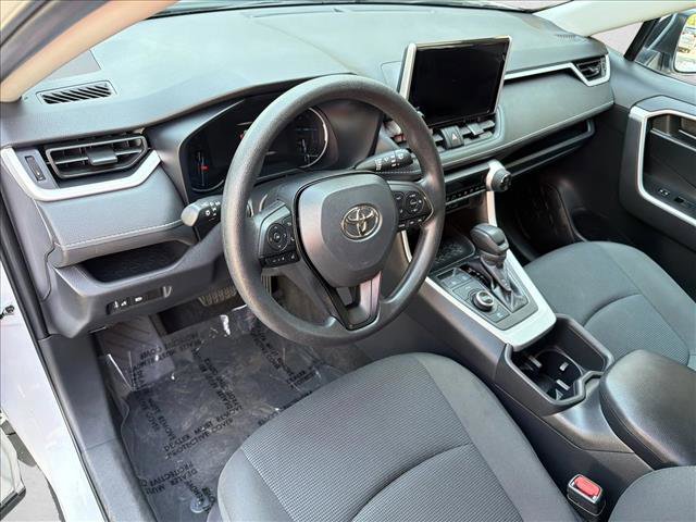 Used 2025 Toyota RAV4 LE AWD/4WD image 13