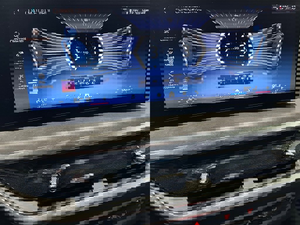 Used 2026 BMW X5 xDrive50e image 29