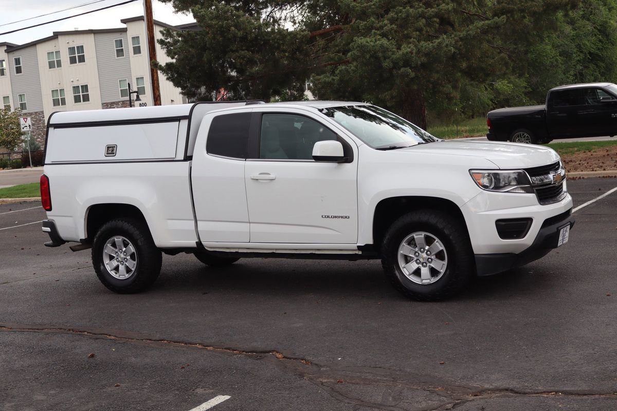Used 2017 Chevrolet Colorado W/T w/ WT Convenience Package AWD/4WD image 2
