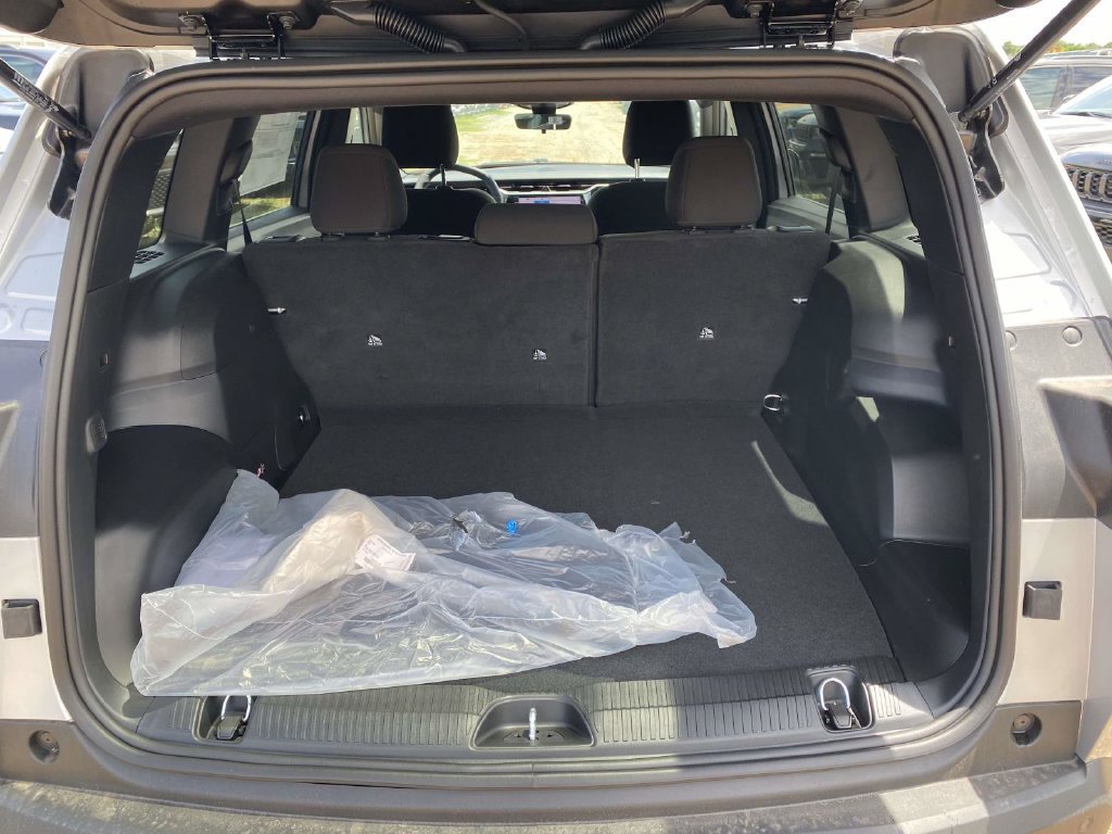 New 2026 Jeep Cherokee Laredo AWD/4WD image 8